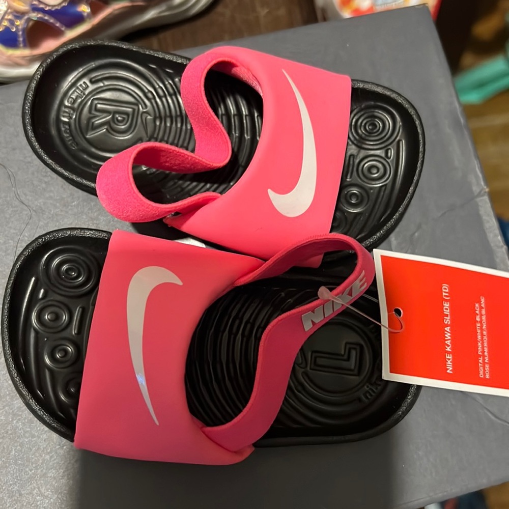 NEW TODDLER NIKE SANDALS!!